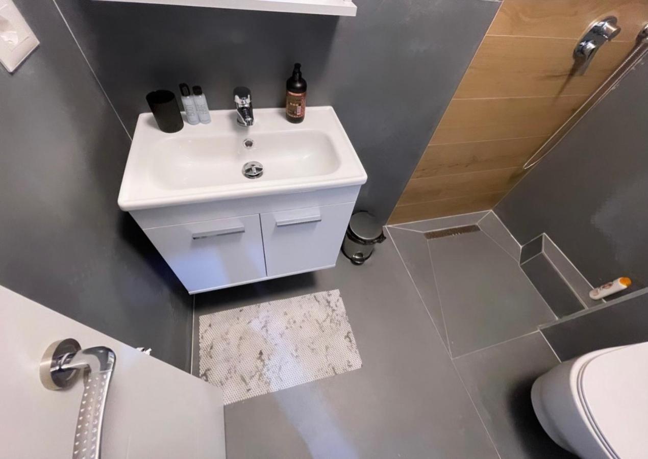 Tirana Sunshine Apartment Bagian luar foto