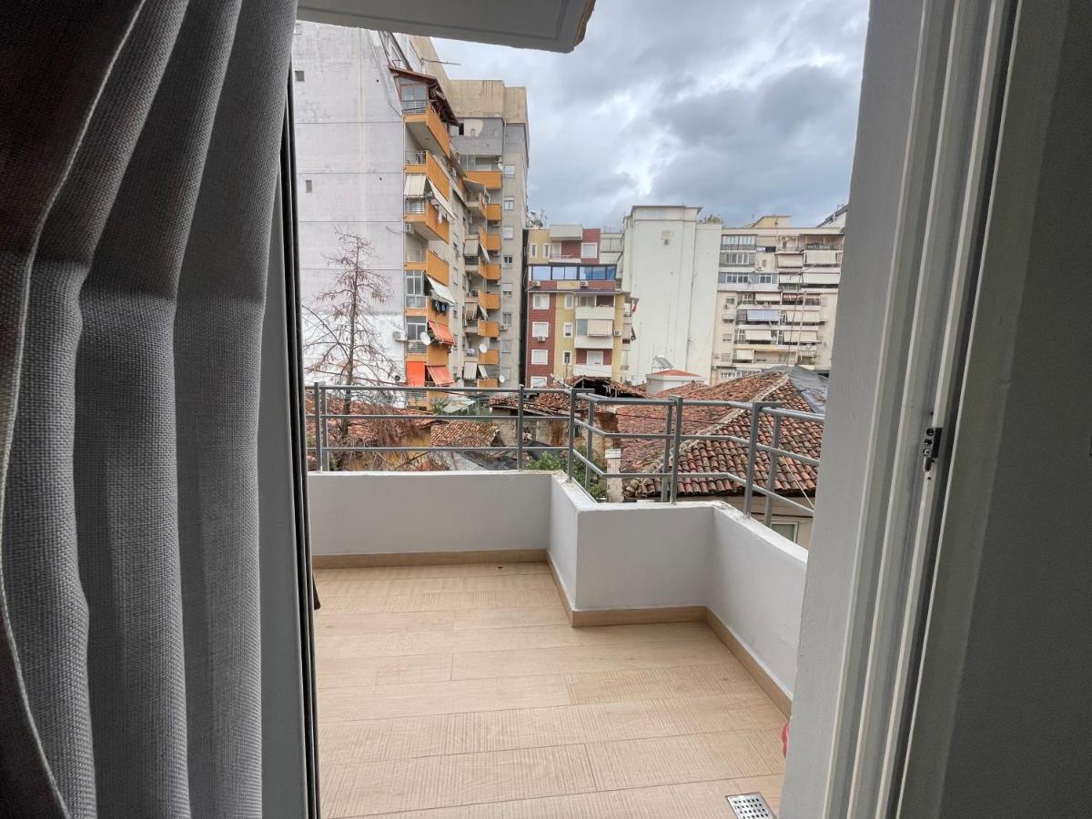 Tirana Sunshine Apartment Bagian luar foto