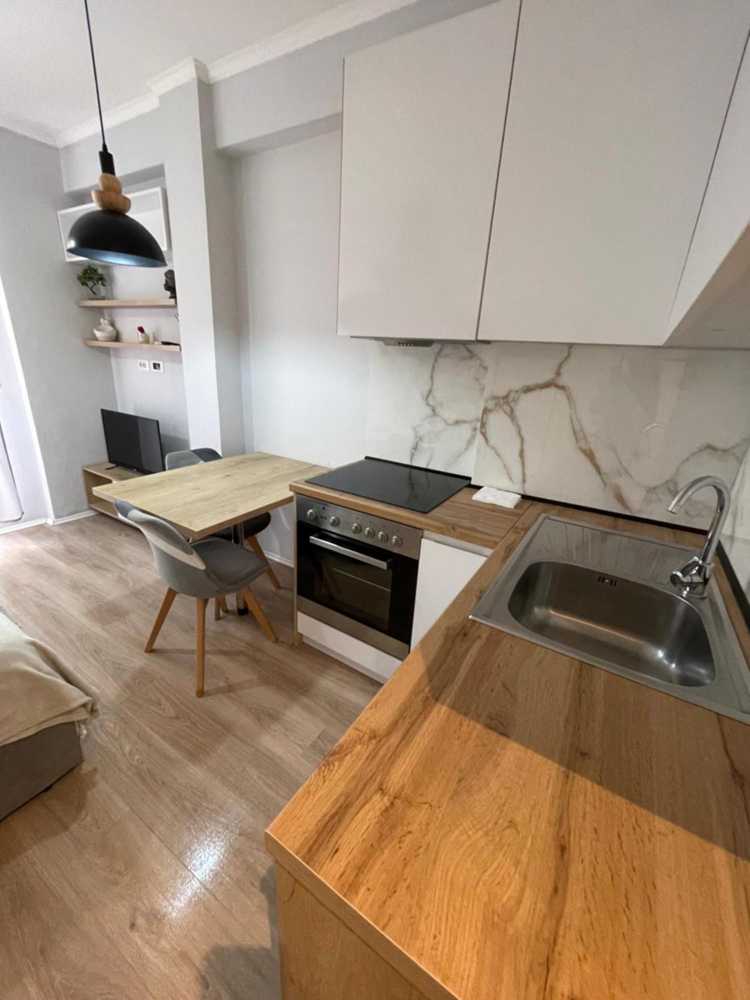 Tirana Sunshine Apartment Bagian luar foto